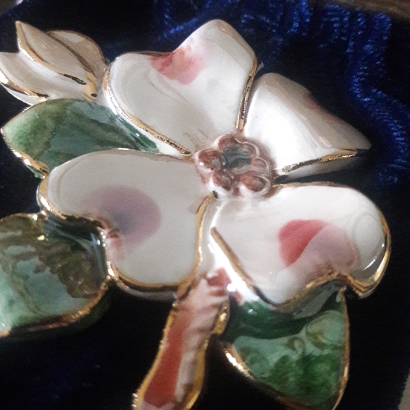 STUNNING, UNWORN "EXCLAYMATIONS, 22 K TRIM BROOCH! - Picture 6 of 13